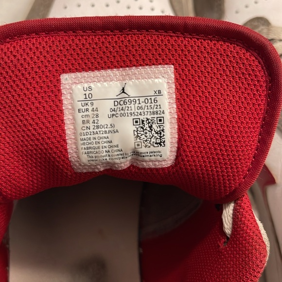 Low top Air Jordans - Picture 7 of 9